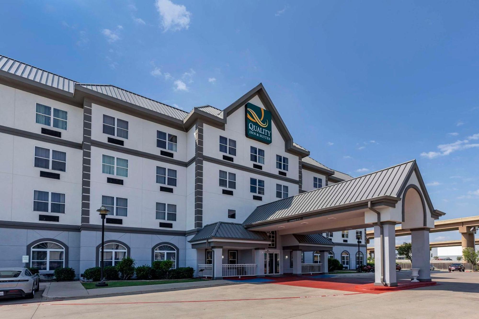 Quality Inn & Suites I-35 E-Walnut Hill Dallas Buitenkant foto