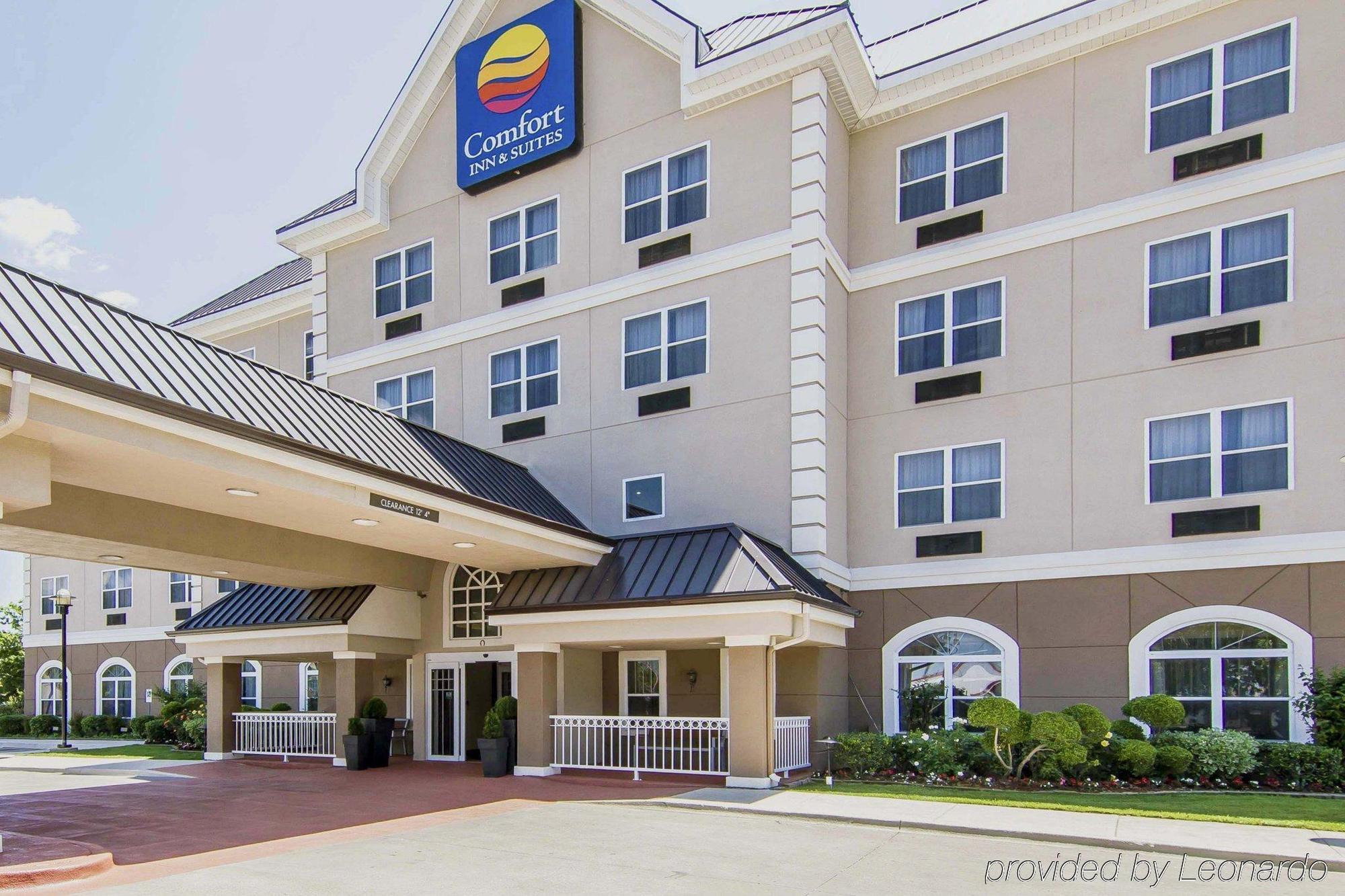 Quality Inn & Suites I-35 E-Walnut Hill Dallas Buitenkant foto