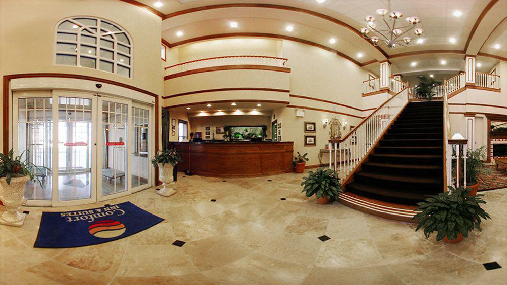Quality Inn & Suites I-35 E-Walnut Hill Dallas Buitenkant foto